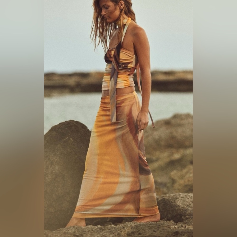 Stunning 2 piece Zara Tulle skirt and bandeau top set